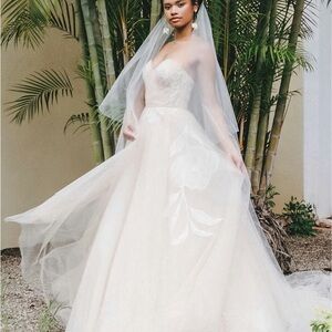 Elegant White Strapless Wedding Dress
